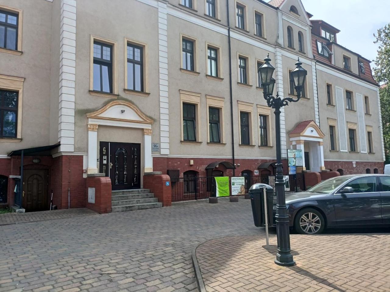 Lemuria Pokoje Hostel Chojnowska A Legnica Exterior photo